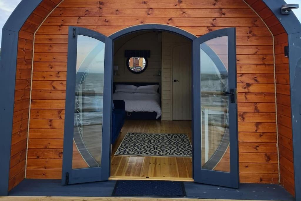 Spring Tide Cliff Top Glamping Pod With Direct Sea Views Берчингтон Экстерьер фото