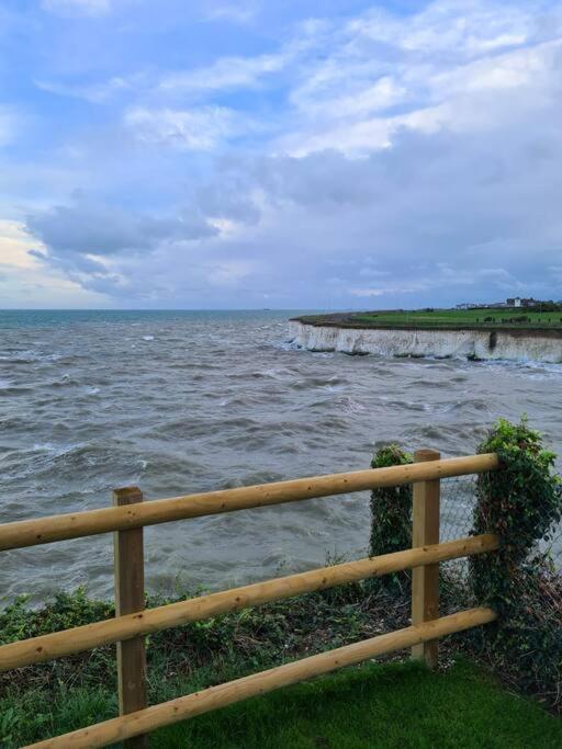 Spring Tide Cliff Top Glamping Pod With Direct Sea Views Берчингтон Экстерьер фото