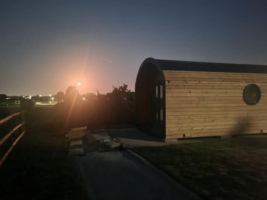 Spring Tide Cliff Top Glamping Pod With Direct Sea Views Берчингтон Экстерьер фото