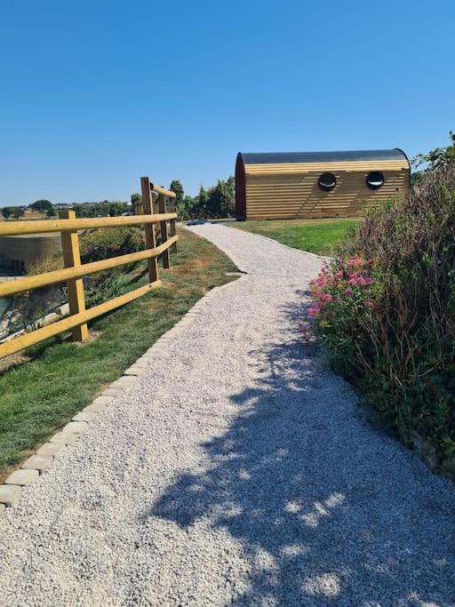 Spring Tide Cliff Top Glamping Pod With Direct Sea Views Берчингтон Экстерьер фото