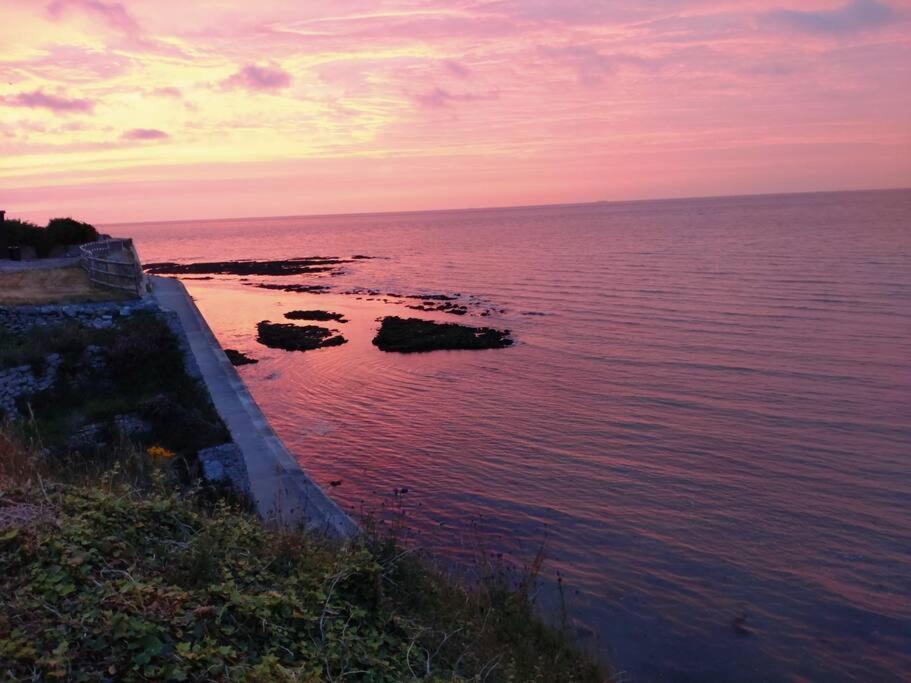 Spring Tide Cliff Top Glamping Pod With Direct Sea Views Берчингтон Экстерьер фото