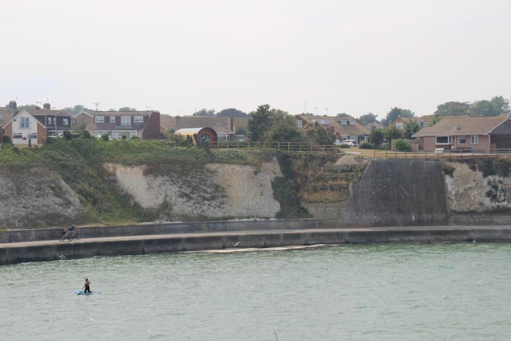 Spring Tide Cliff Top Glamping Pod With Direct Sea Views Берчингтон Экстерьер фото