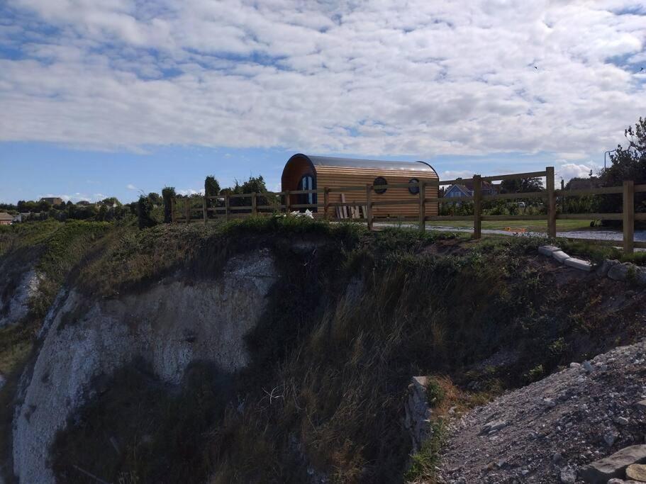 Spring Tide Cliff Top Glamping Pod With Direct Sea Views Берчингтон Экстерьер фото