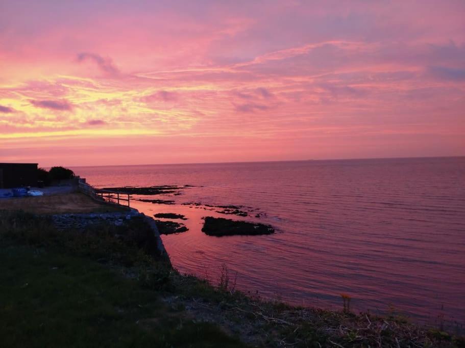Spring Tide Cliff Top Glamping Pod With Direct Sea Views Берчингтон Экстерьер фото